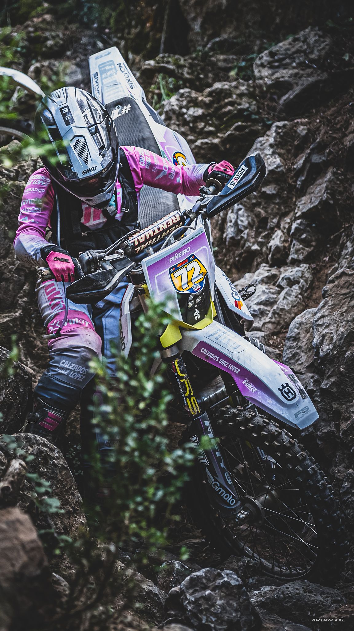 Silvia Piñeiro en competición de hard enduro